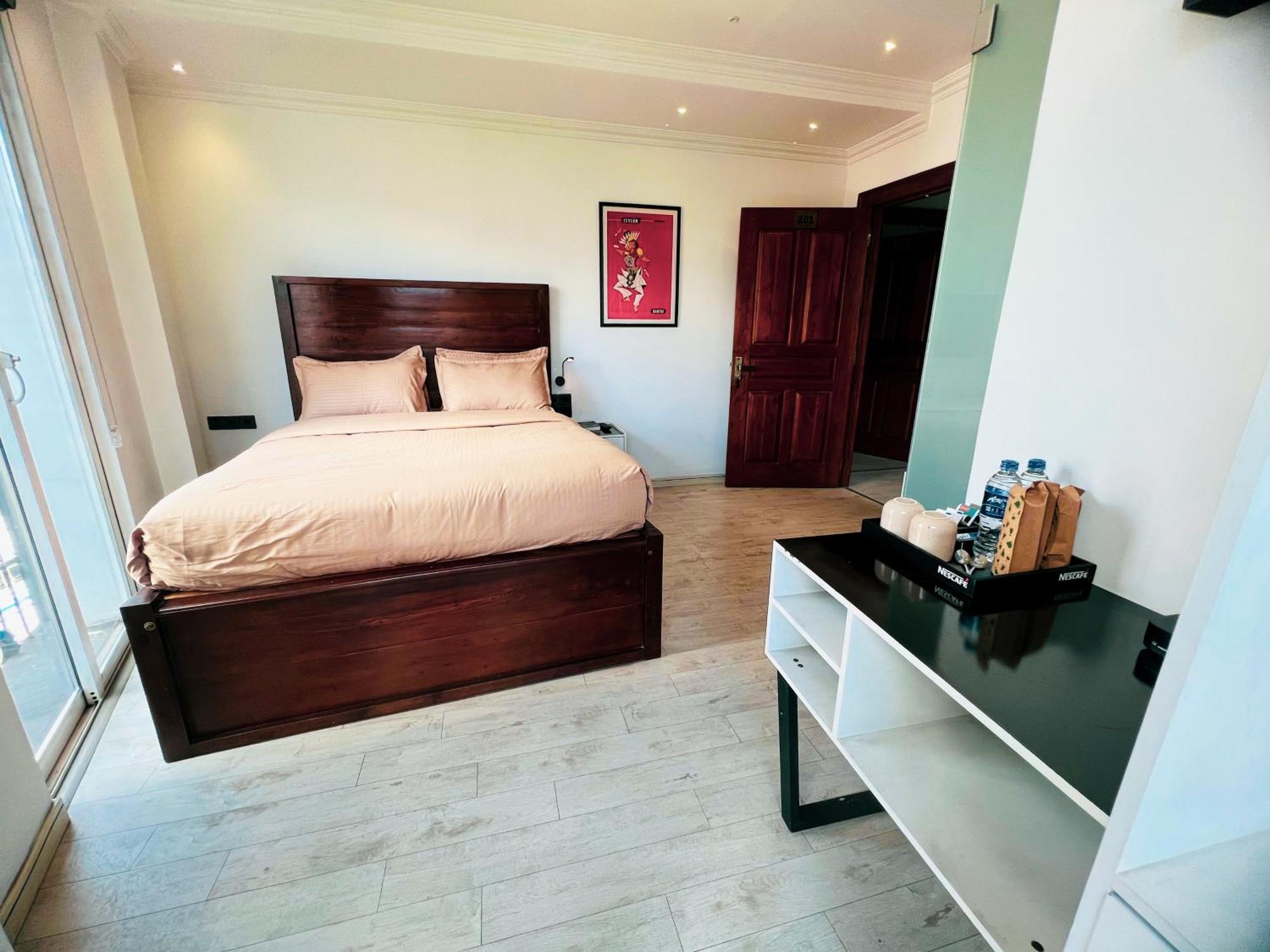 Bed Station 210 Hotell Kandy Exteriör bild