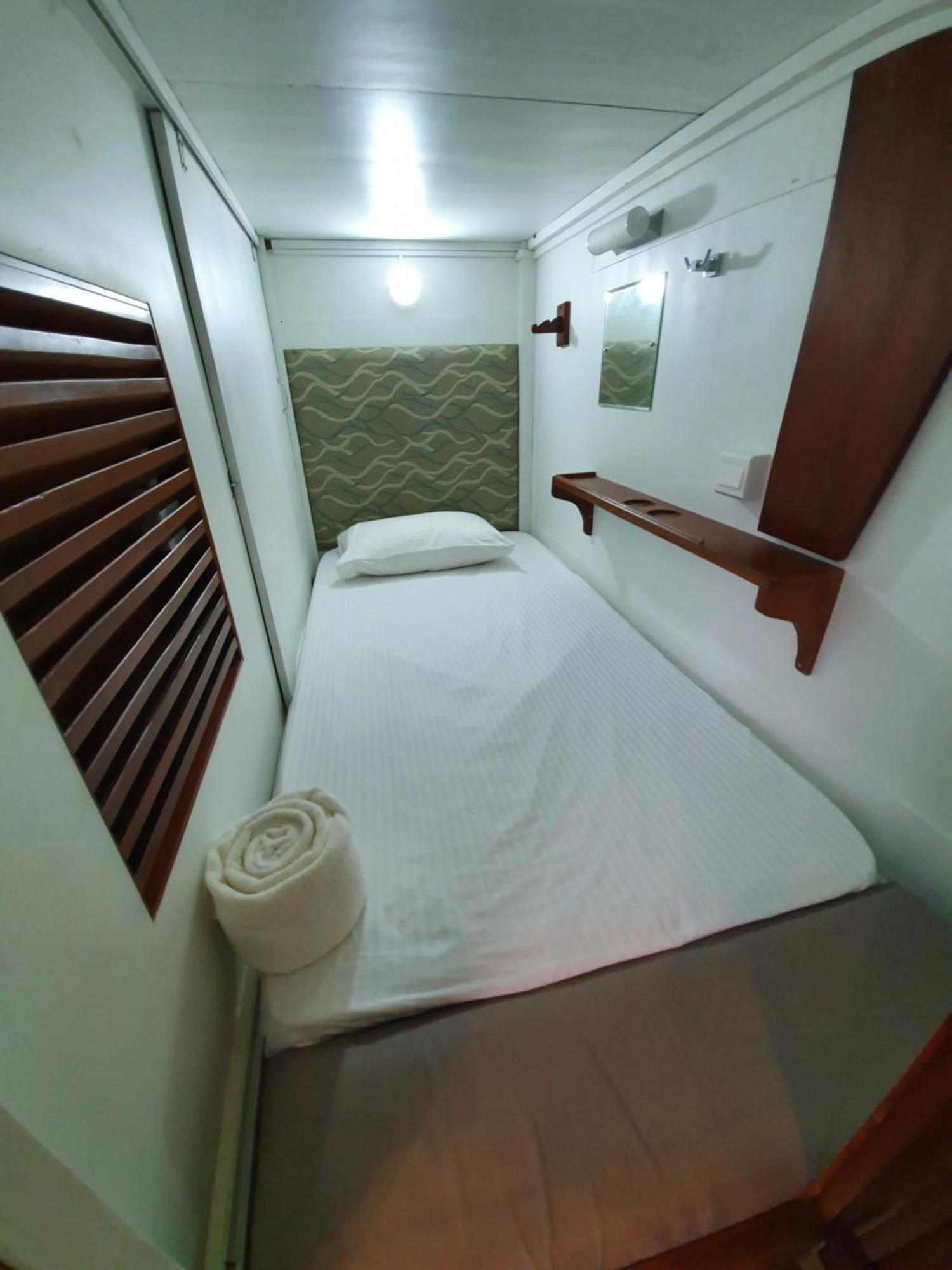Bed Station 210 Hotell Kandy Exteriör bild