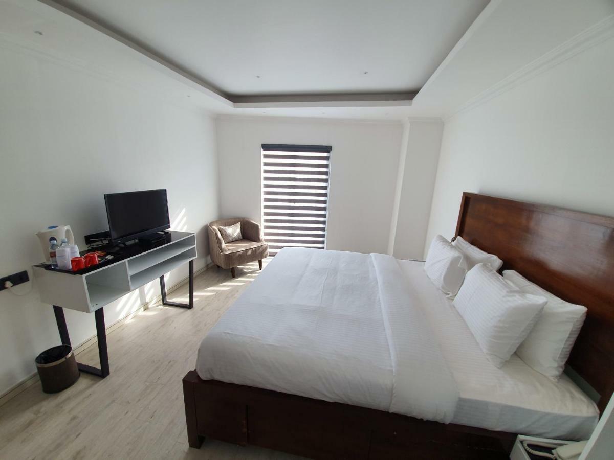 Bed Station 210 Hotell Kandy Exteriör bild